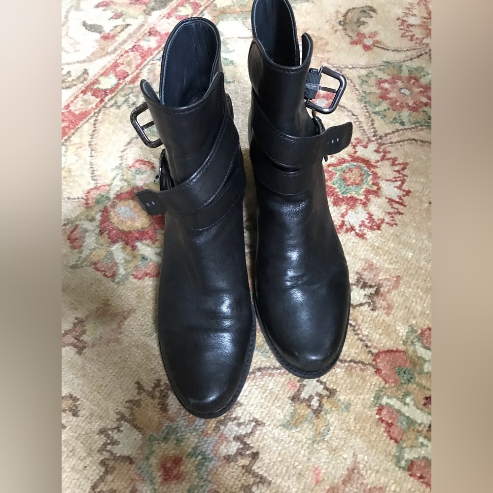 Stuart Weitzman Black leather ankle booties size 10